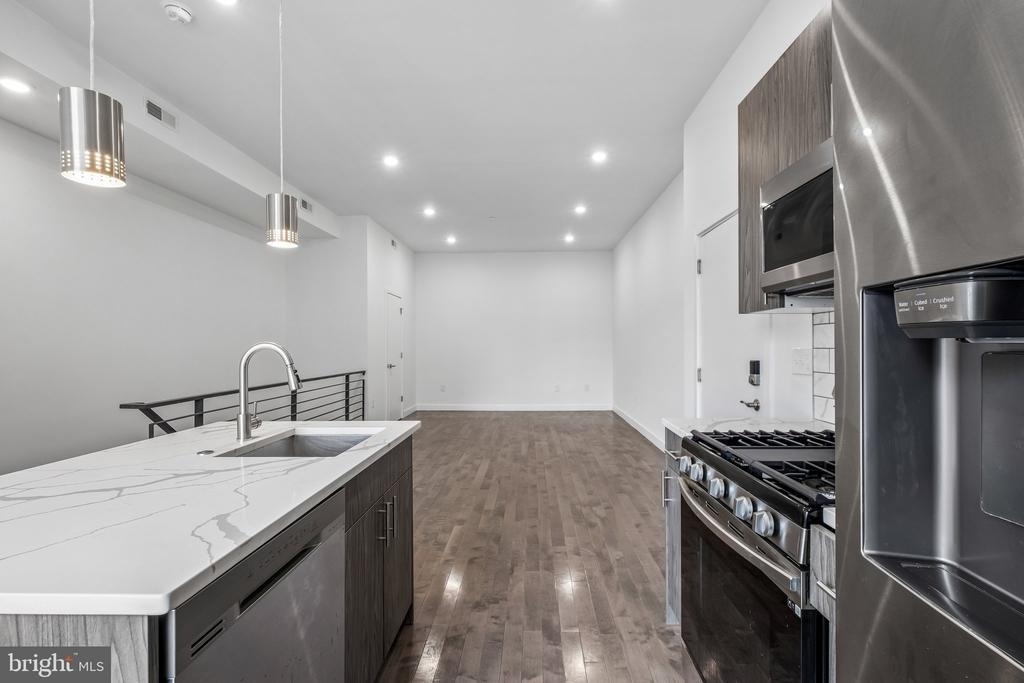 1945 N 7th Street - Photo 3