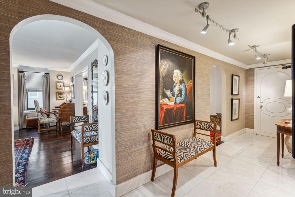 135 S 19th Street - Photo 2