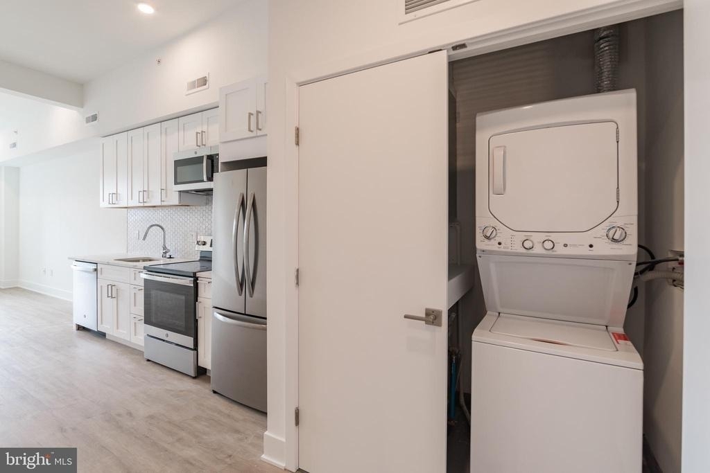 1622 Point Breeze Avenue - Photo 2