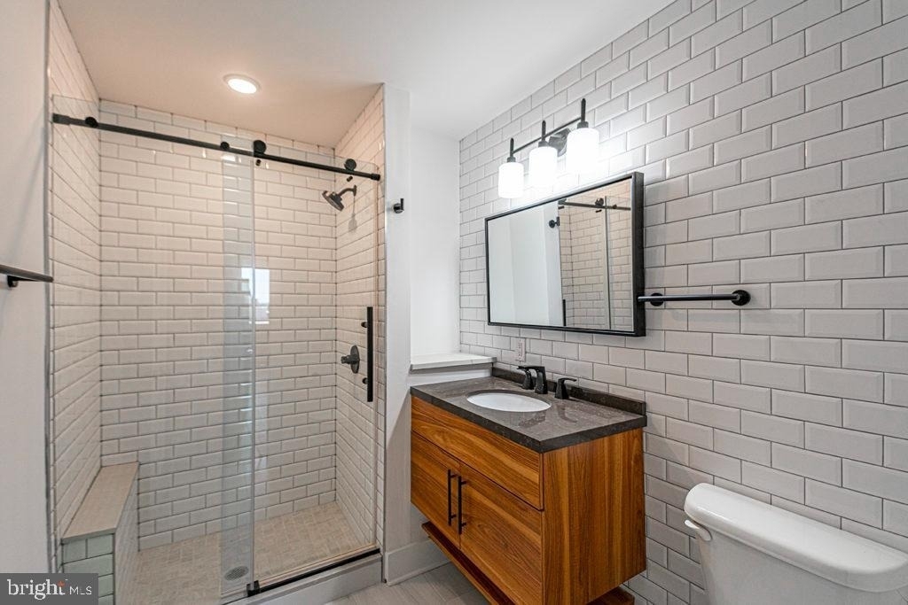 1211 Bainbridge Street - Photo 8