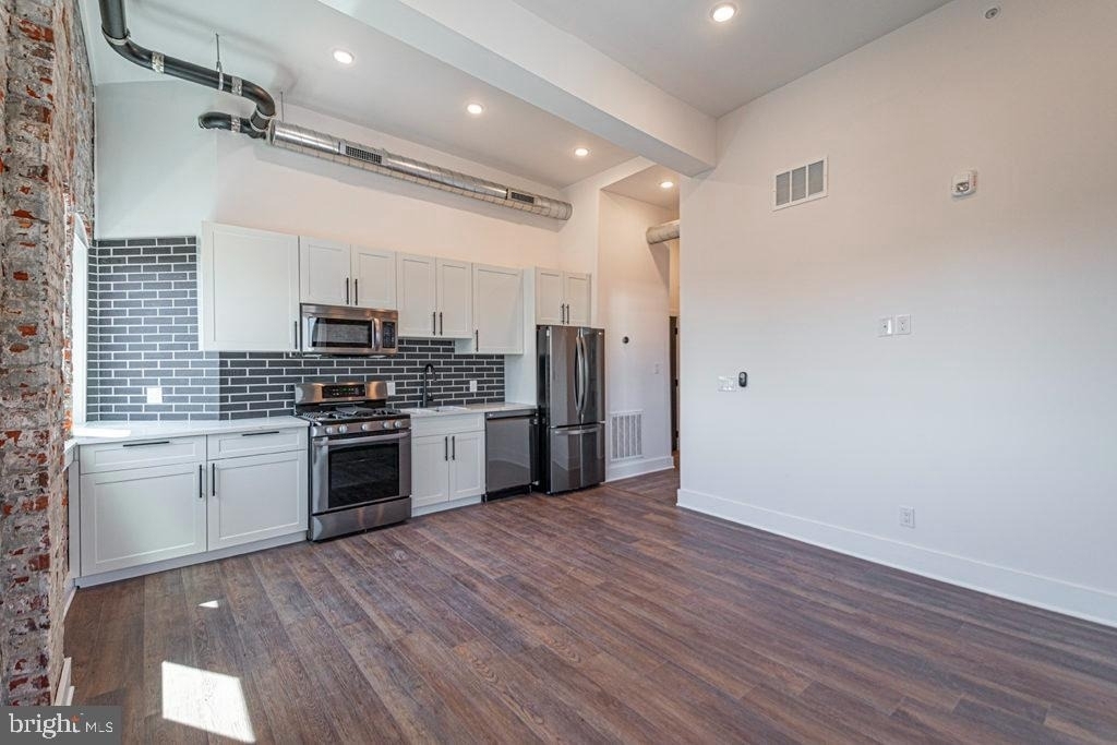 1211 Bainbridge Street - Photo 9