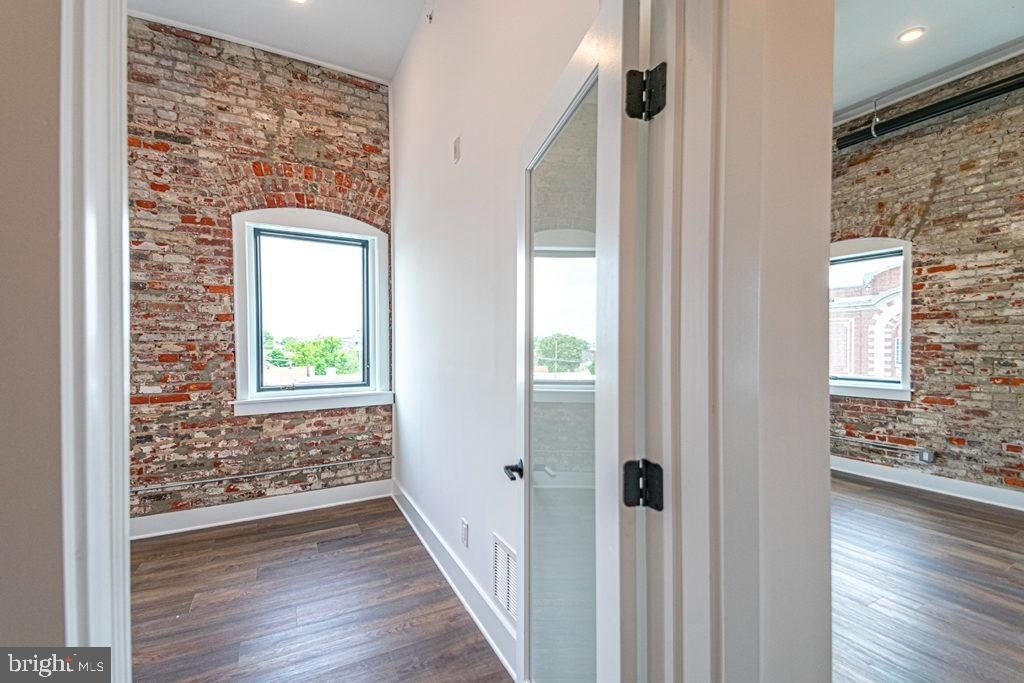 1211 Bainbridge Street - Photo 6