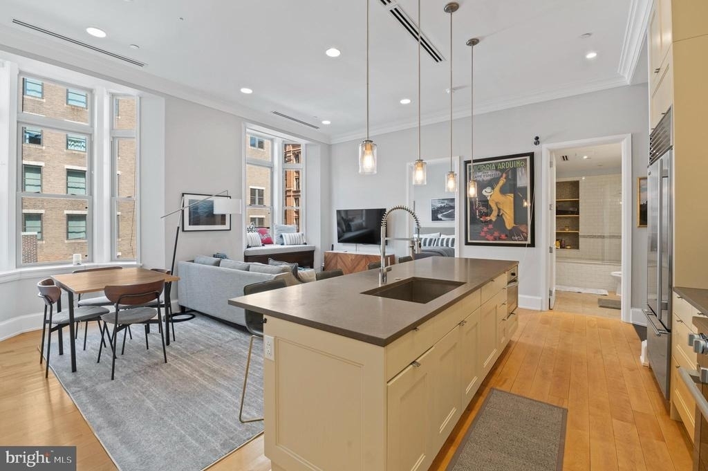 421 Chestnut Street - Photo 4