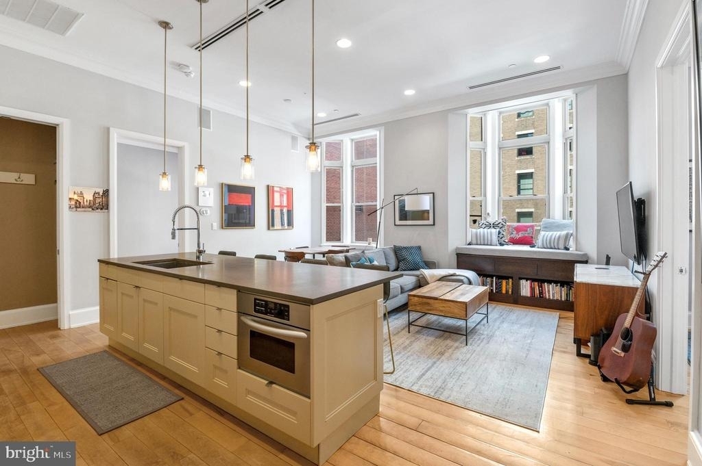 421 Chestnut Street - Photo 1