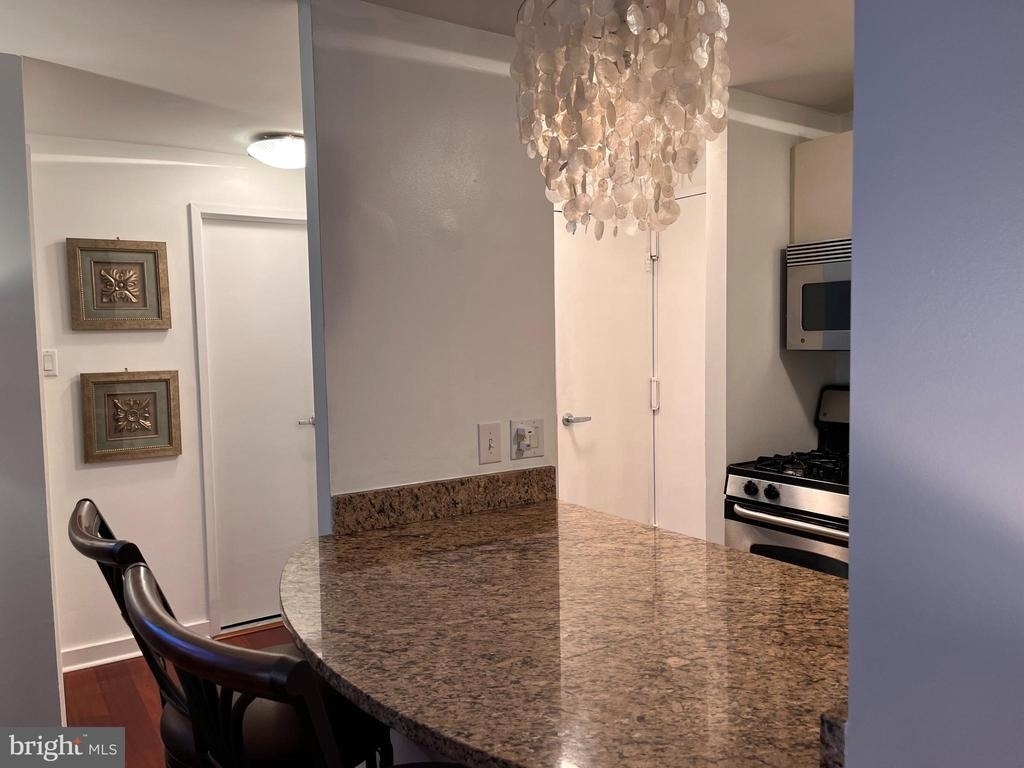 219 S 18th Street - Photo 10
