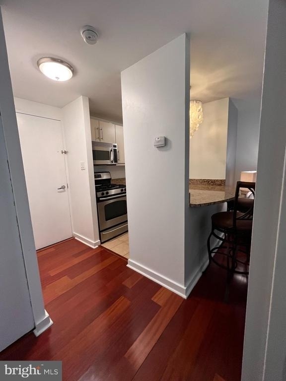 219 S 18th Street - Photo 6