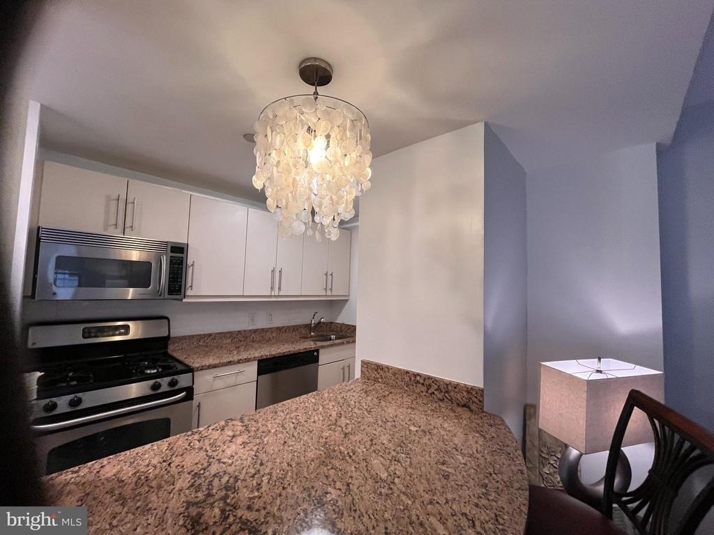 219 S 18th Street - Photo 9