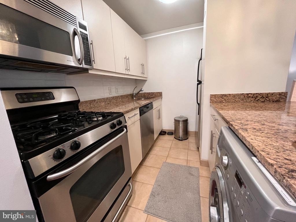219 S 18th Street - Photo 8