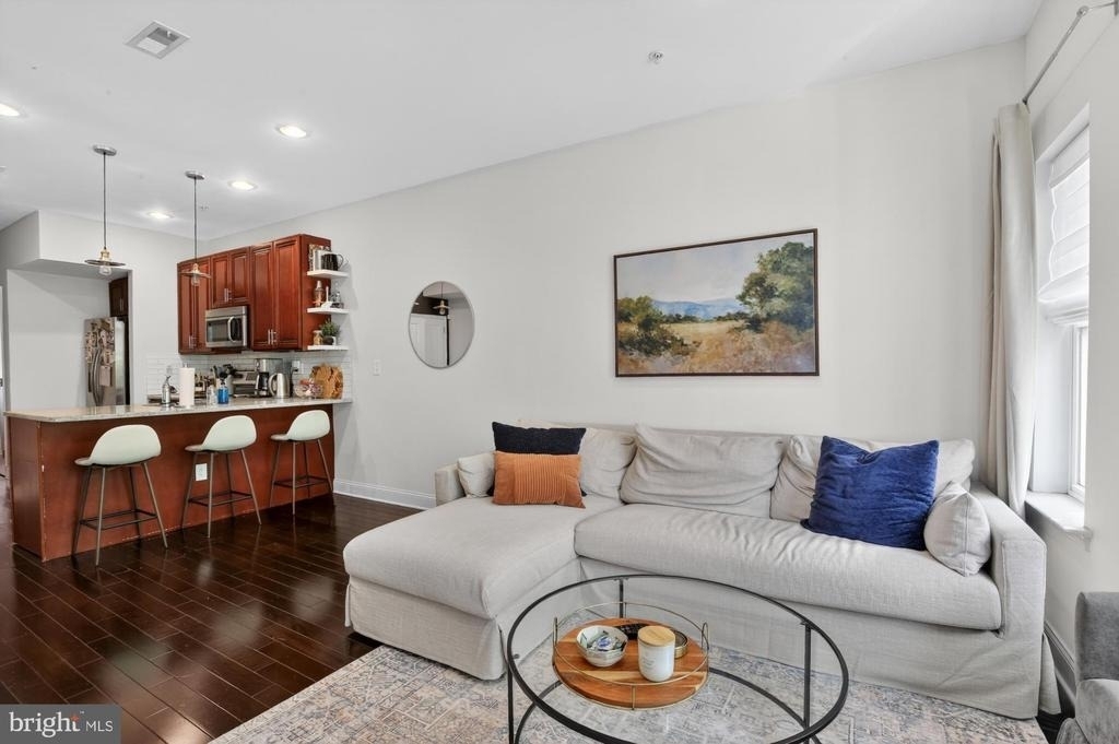 2115 Carpenter Street - Photo 0