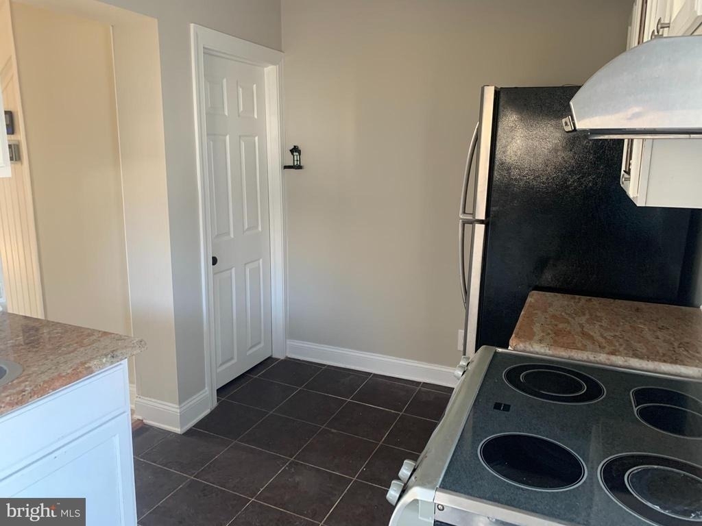 457 Walnut Street - Photo 4