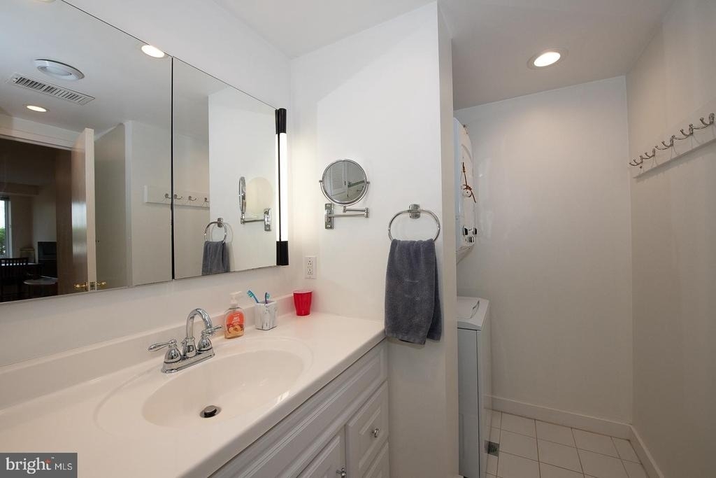 1637 Oakwood Drive - Photo 10