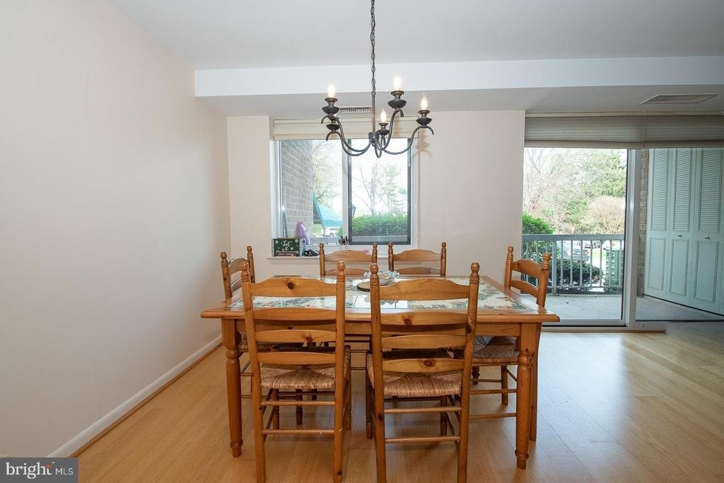 1637 Oakwood Drive - Photo 3