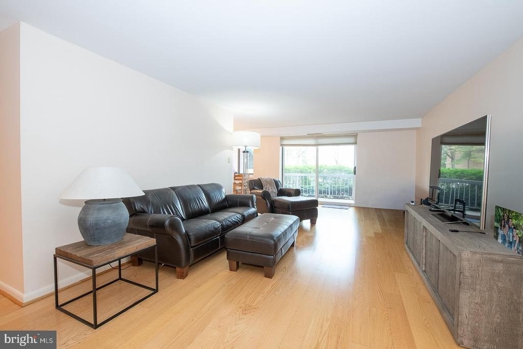1637 Oakwood Drive - Photo 1