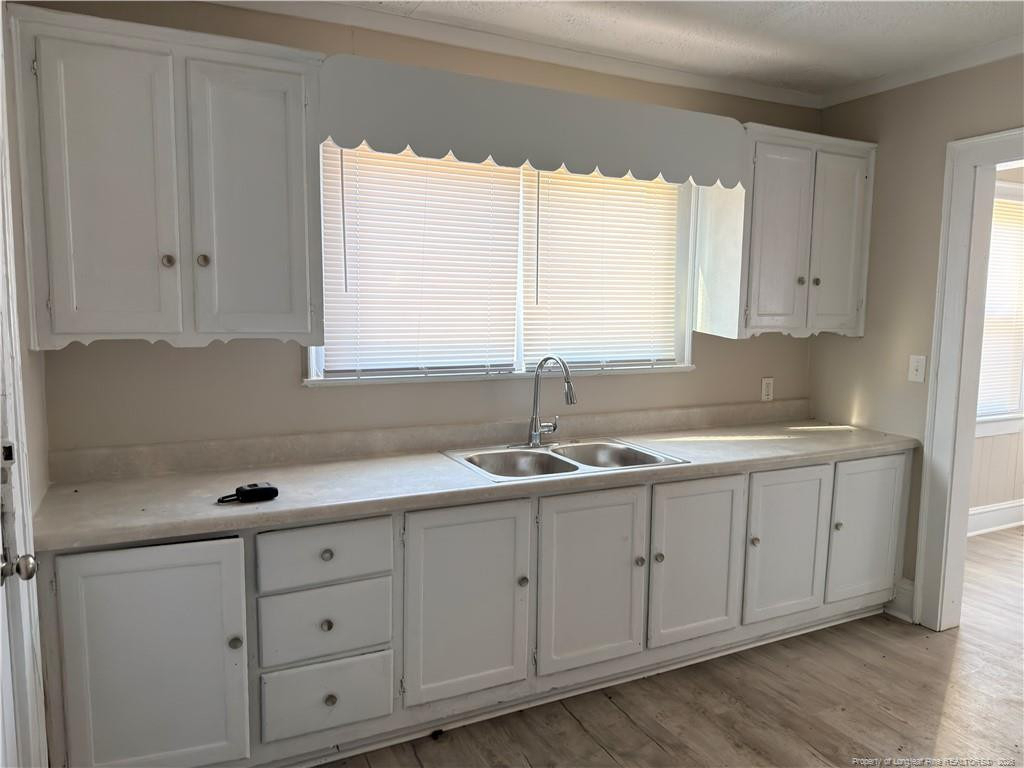 307 Hawthorne Drive - Photo 4