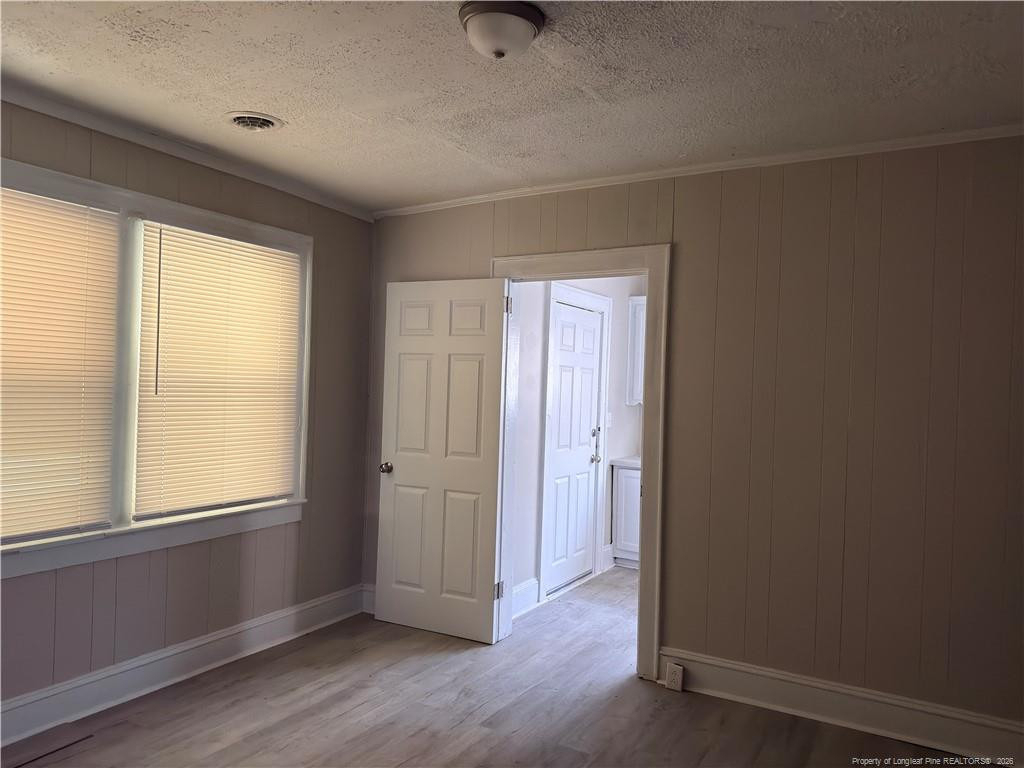 307 Hawthorne Drive - Photo 5