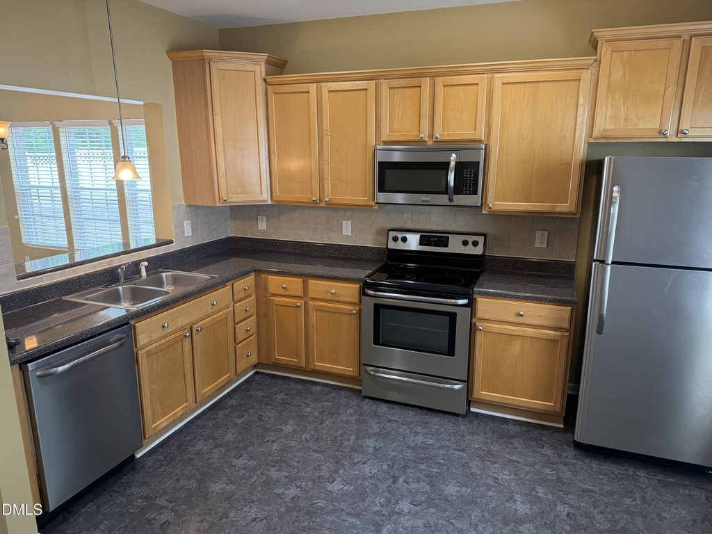 705 Glen Road - Photo 5
