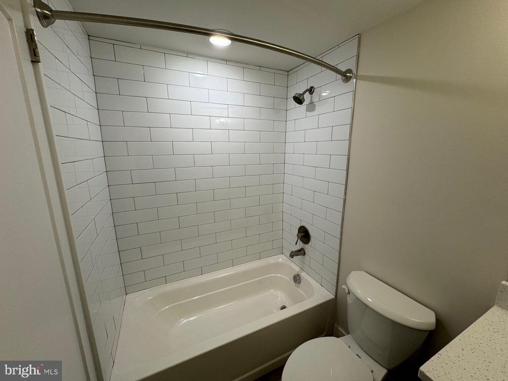 13 Charlton Street - Photo 3