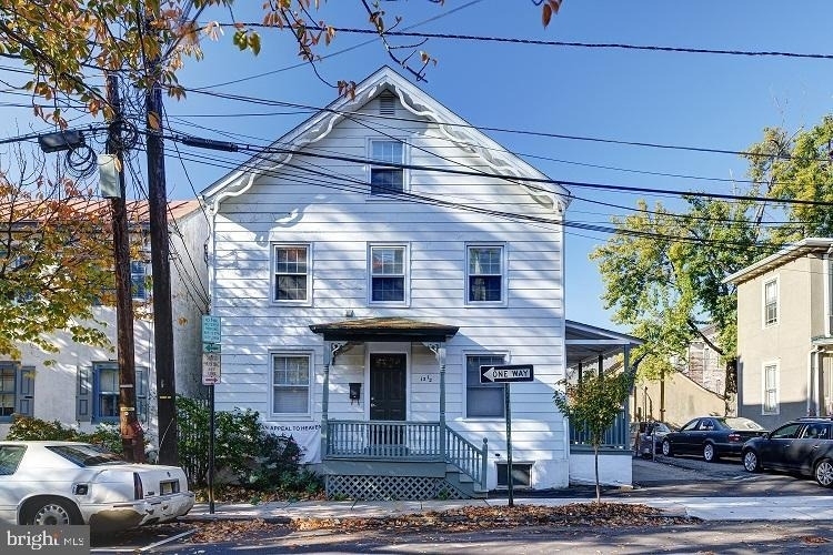 13 Charlton Street - Photo 0