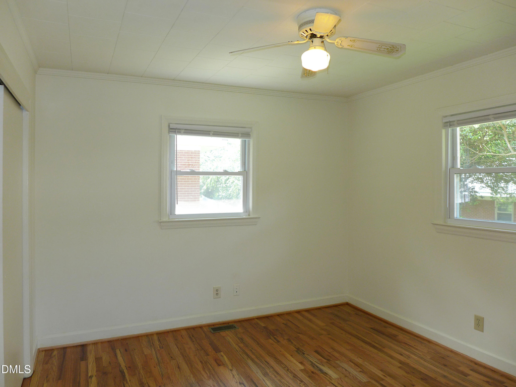 111 Isley Street - Photo 9