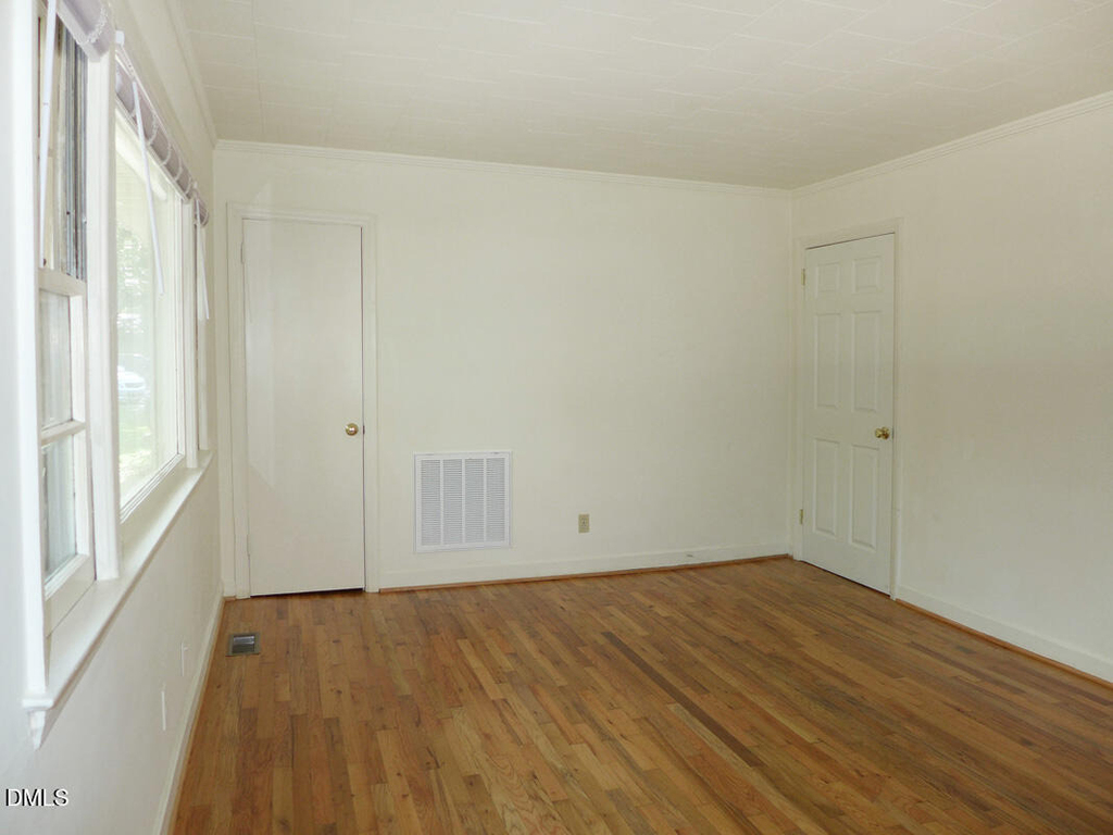 111 Isley Street - Photo 4