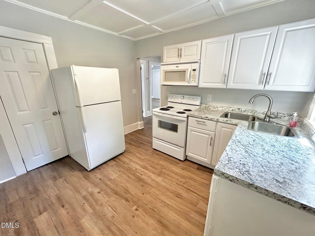 224 Walker Avenue - Photo 10