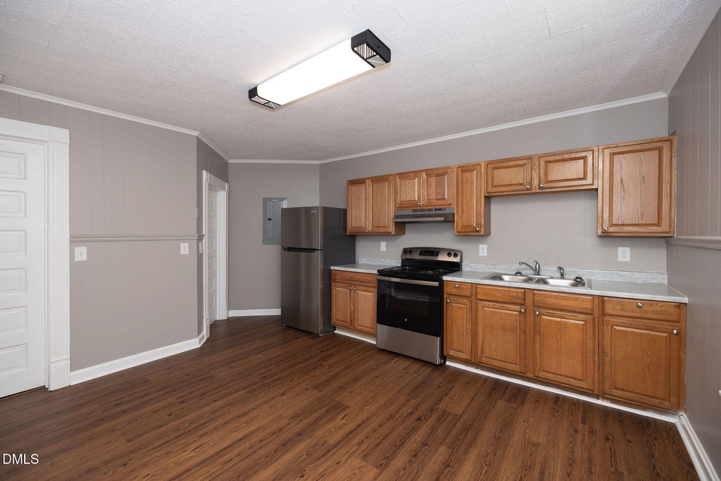805 S Broad Street - Photo 15