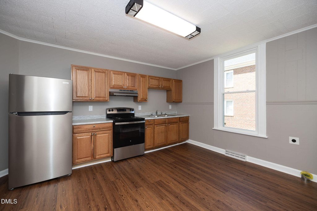 805 S Broad Street - Photo 18