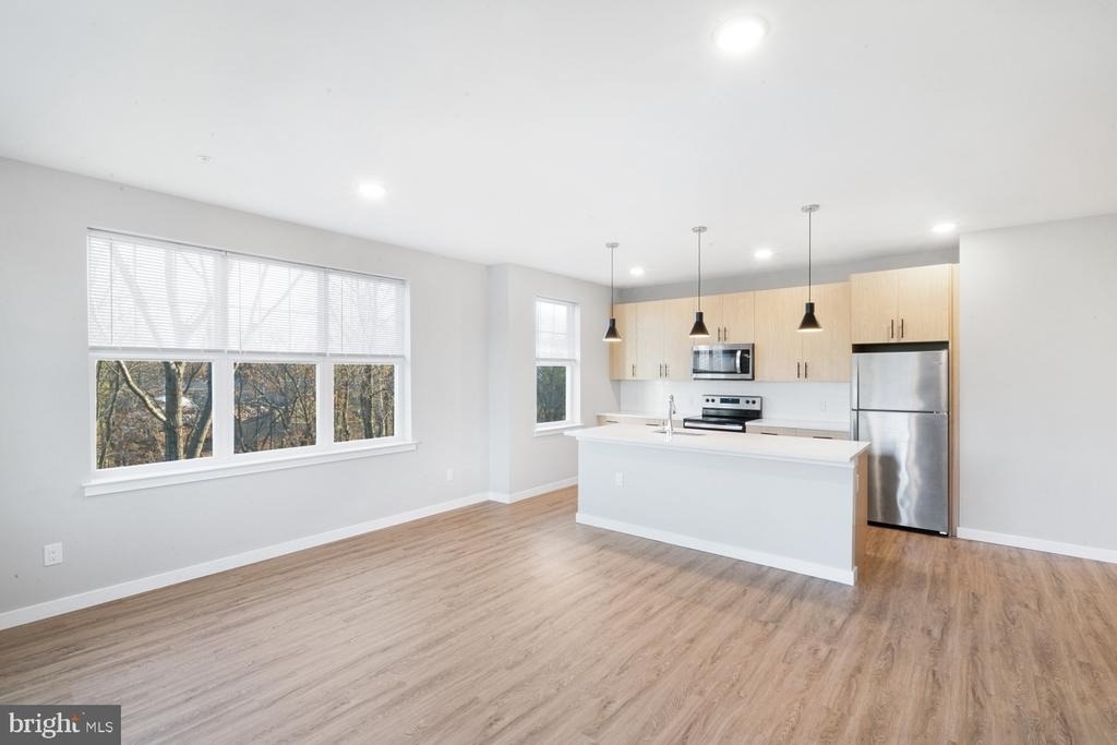 400 E Oak Avenue - Photo 4