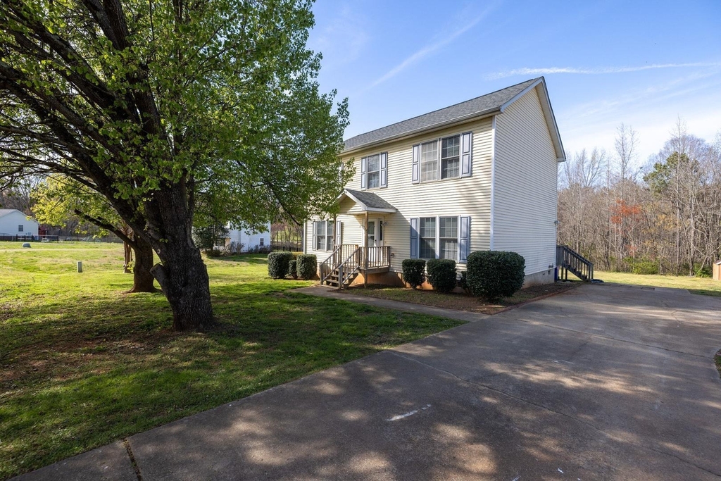 5631 Preston Loop - Photo 1