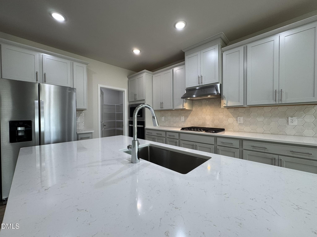 101 Klamath Drive - Photo 4