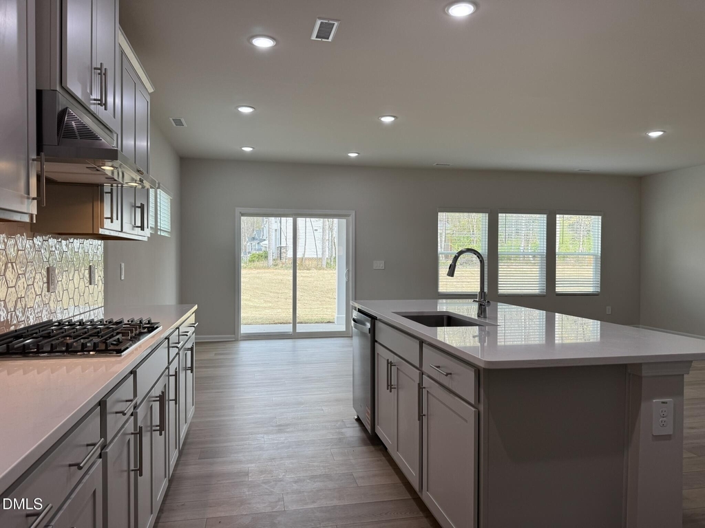 101 Klamath Drive - Photo 8