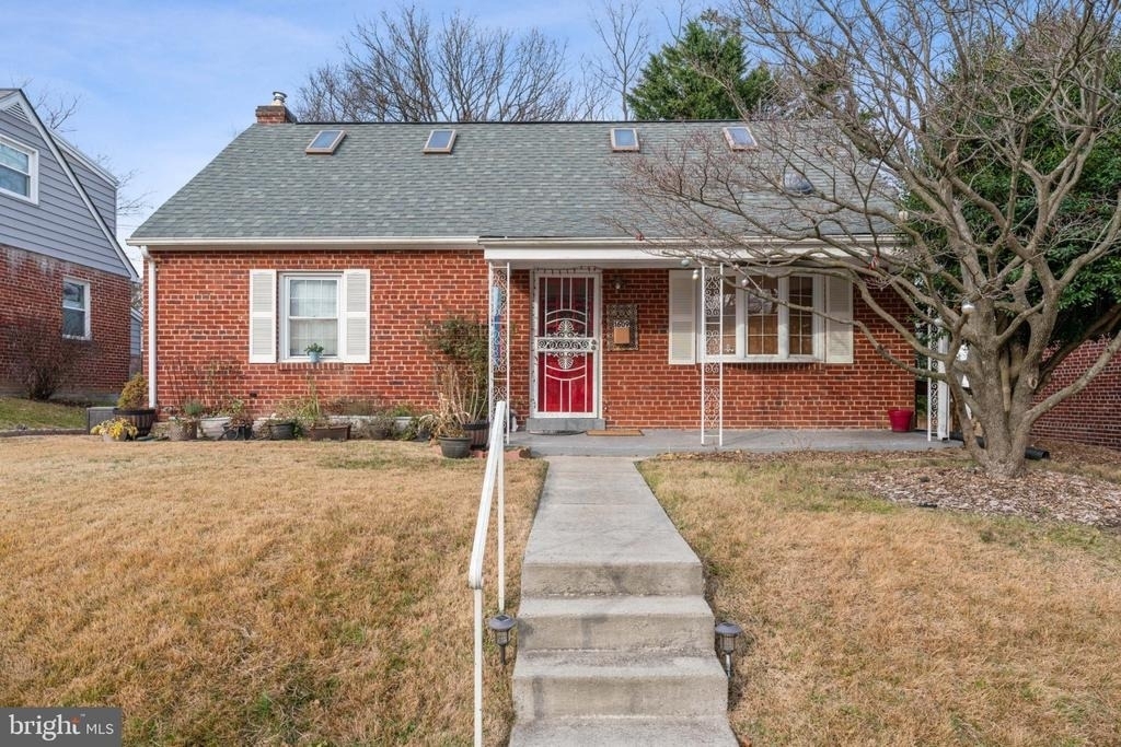 1609 Brisbane Street - Photo 0