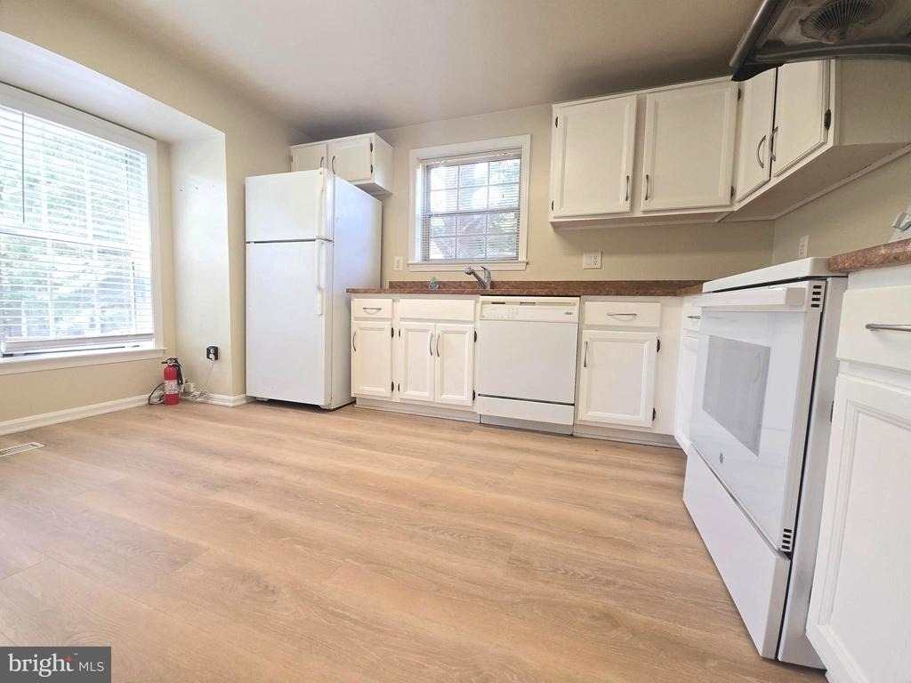 14601 Devereaux Terrace - Photo 8