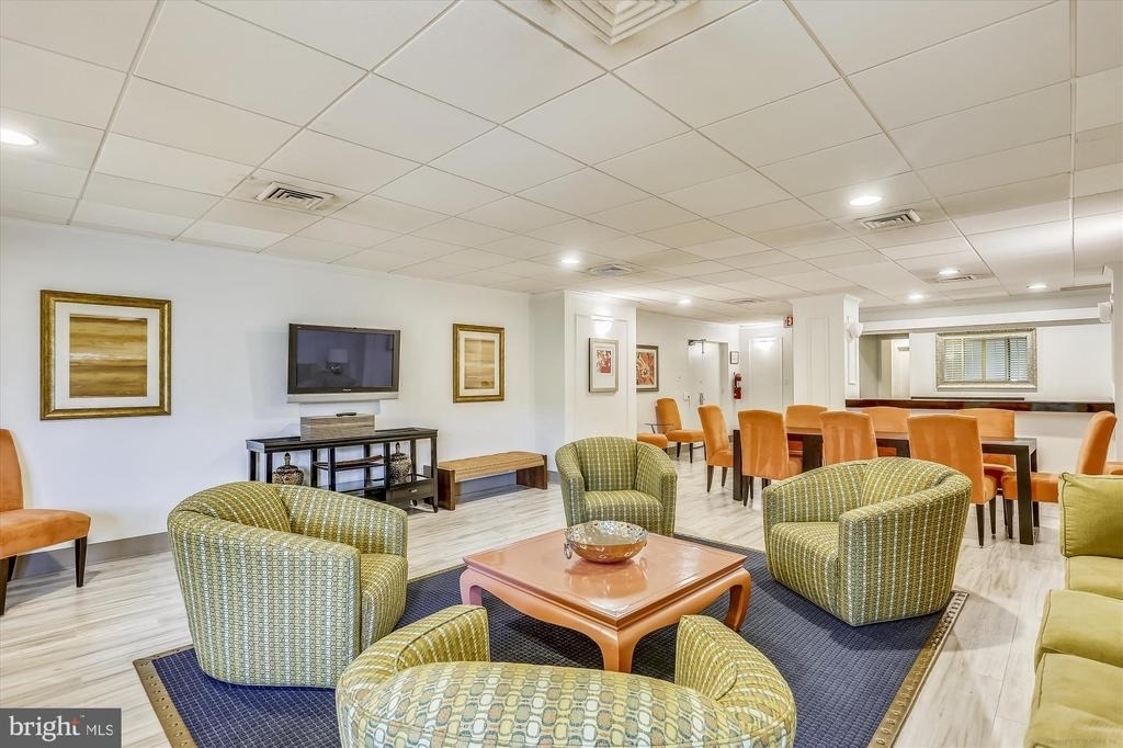 4242 East-west Highway - Photo 32