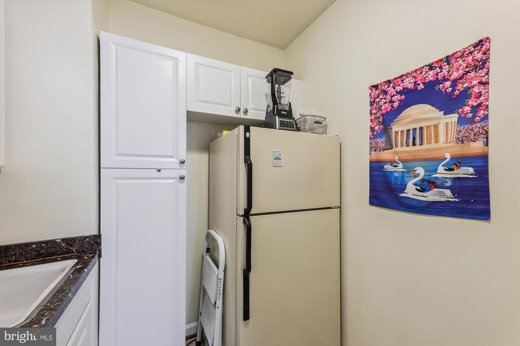 4242 East-west Highway - Photo 21