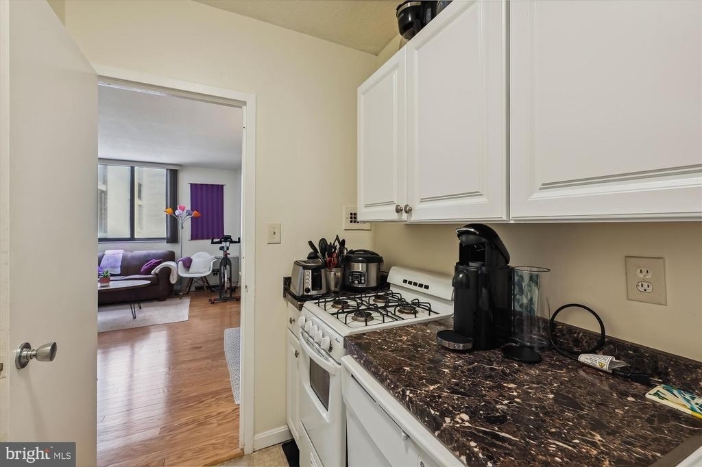 4242 East-west Highway - Photo 20