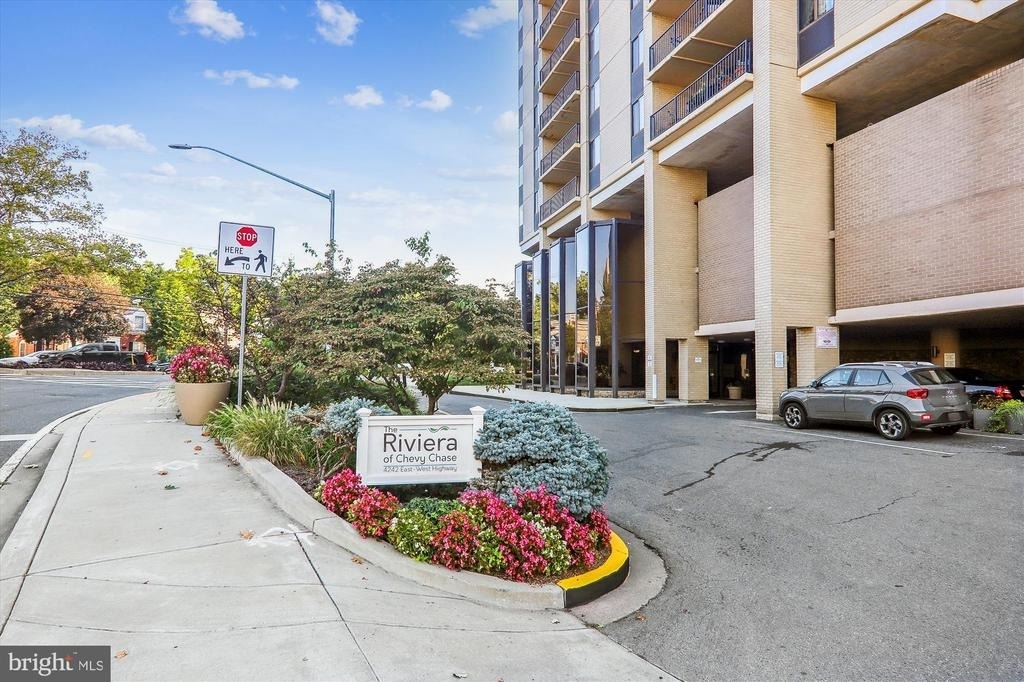 4242 East-west Highway - Photo 1
