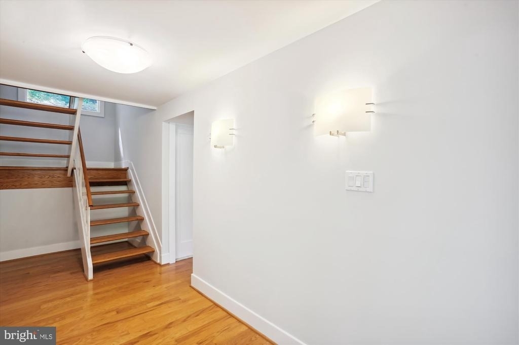 8206 Stone Trail Drive - Photo 3