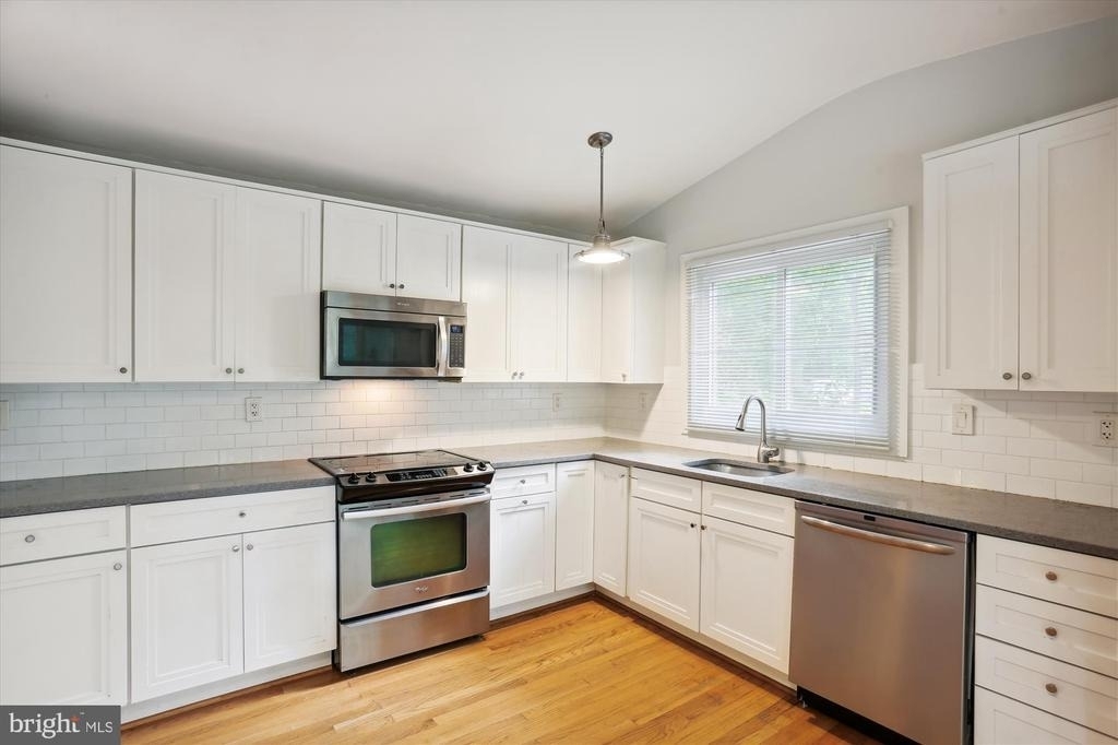8206 Stone Trail Drive - Photo 6