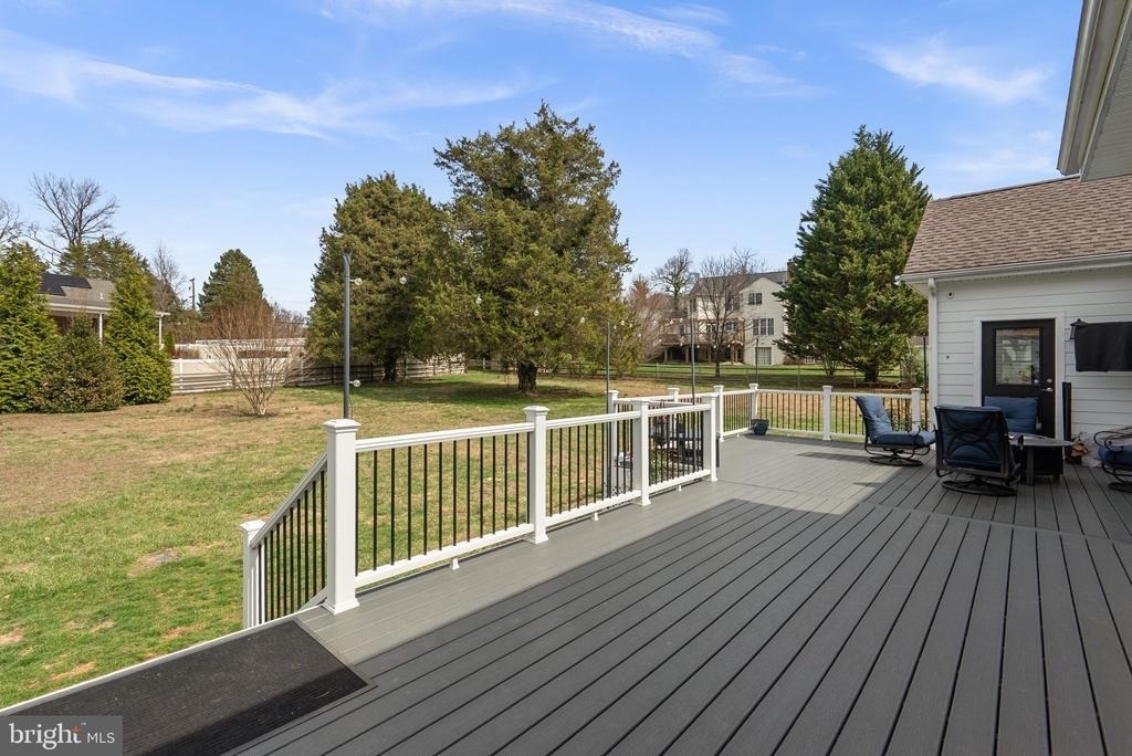 17601 Crystal Spring Terrace - Photo 39