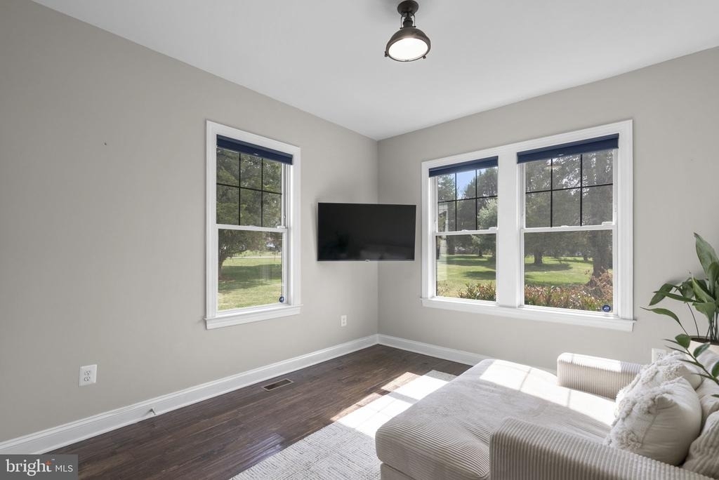 17601 Crystal Spring Terrace - Photo 25