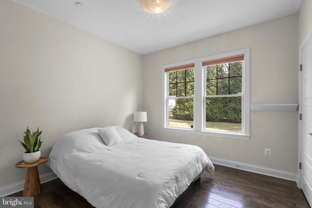 17601 Crystal Spring Terrace - Photo 23
