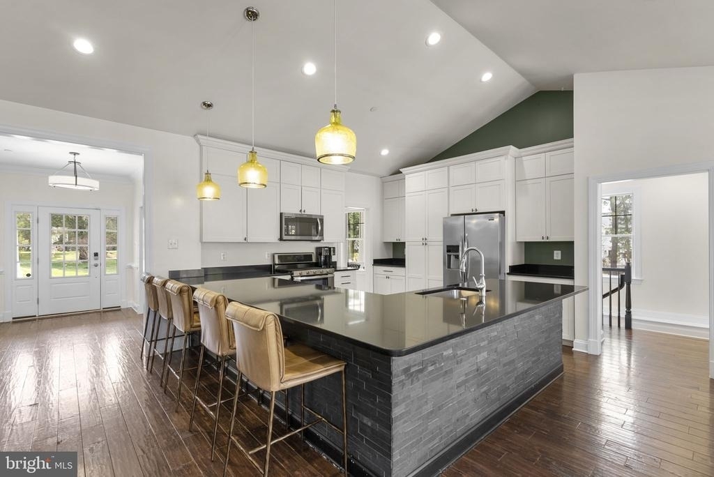17601 Crystal Spring Terrace - Photo 9