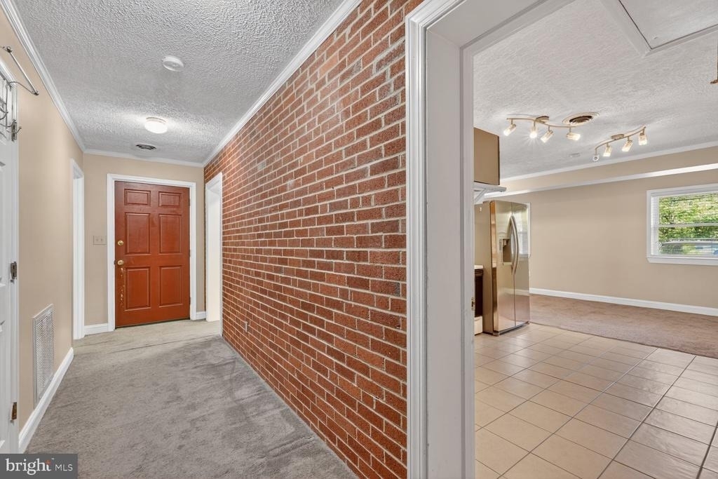 6013 Neilwood Drive - Photo 2
