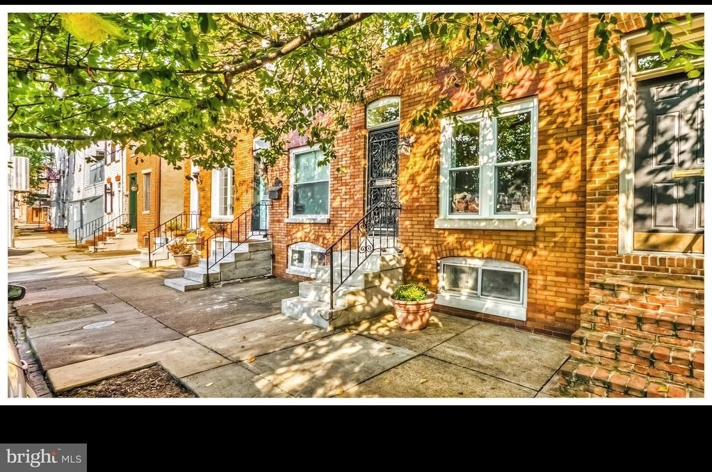 1209 S Ellwood Avenue - Photo 1