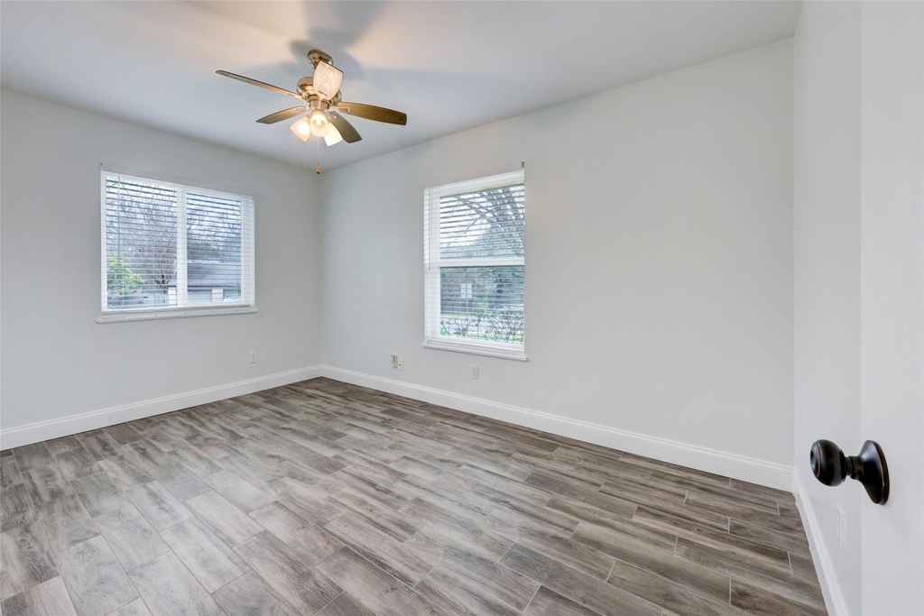 2701 St Edwards Cres - Photo 8