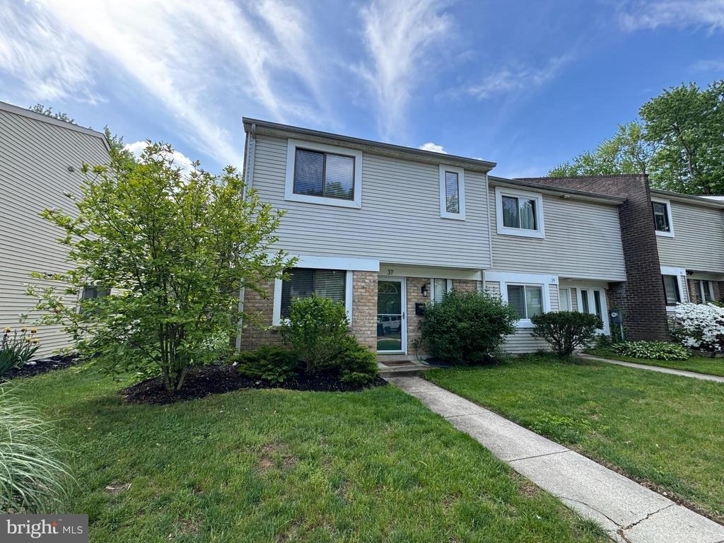 37 Rockwell Court - Photo 1