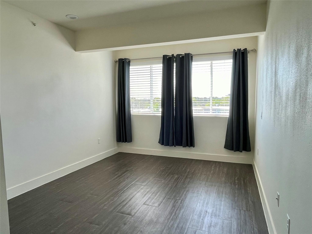 604 N Bluff Dr - Photo 18