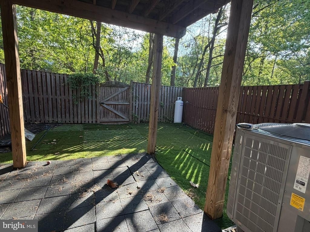 2251 Commissary Circle - Photo 2