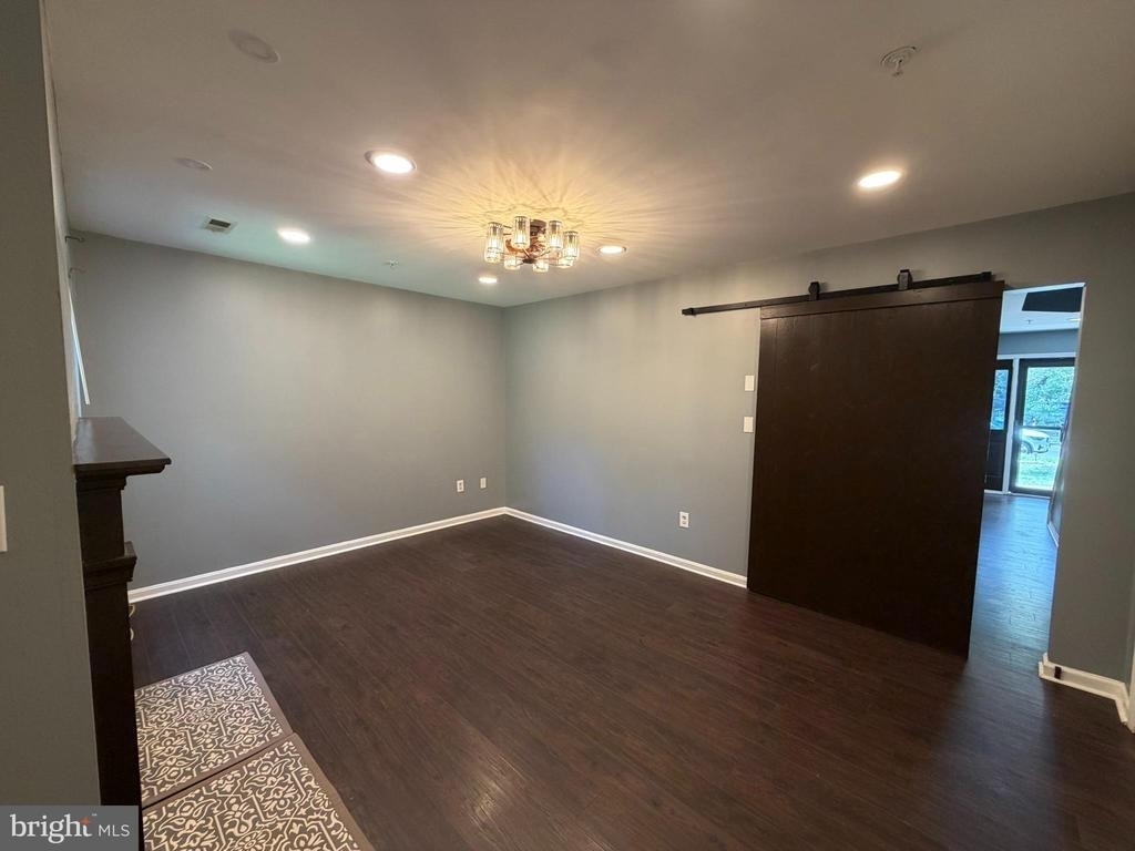 2251 Commissary Circle - Photo 8
